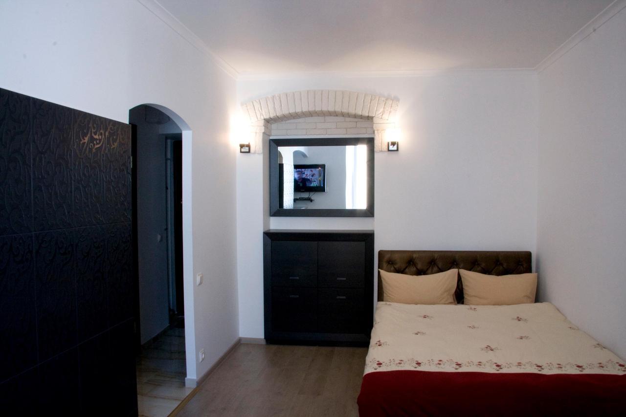 Apartment on Staroievreiska Lviv Buitenkant foto