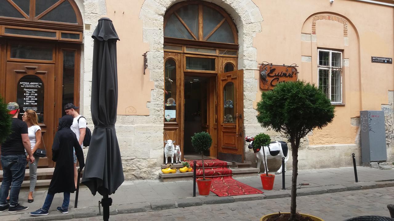 Apartment on Staroievreiska Lviv Buitenkant foto